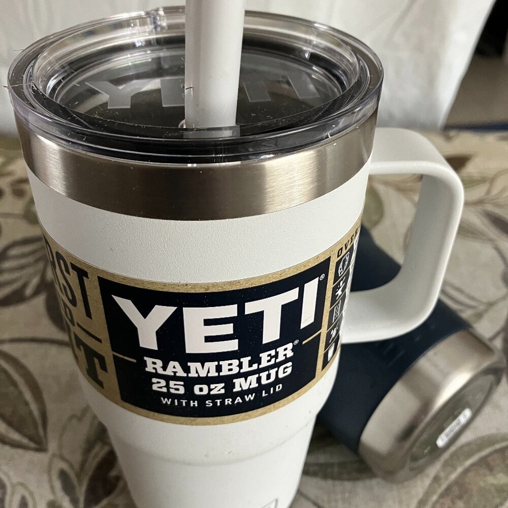 New 25 oz. Yeti Rambler Mug W/Straw Lid